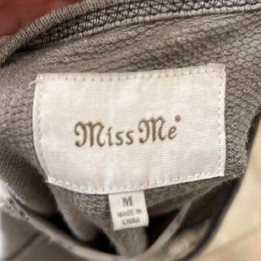 Miss Me Sweater - Picture 7 of 8